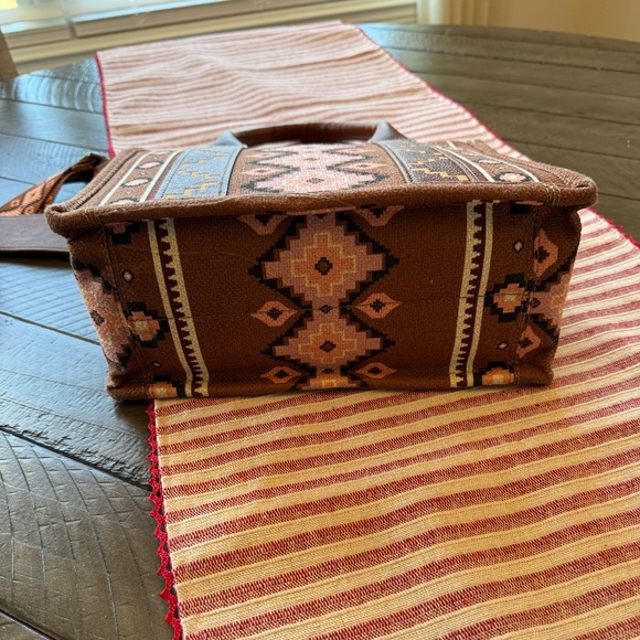 Wrangler tote - Picture 2 of 5